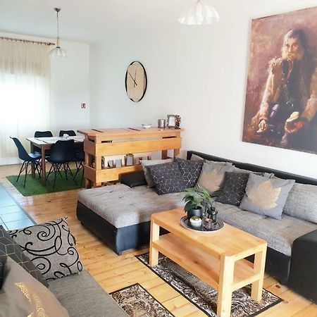 Udbina Apartmani Andrej מראה חיצוני תמונה