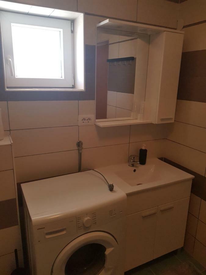 Udbina Apartmani Andrej מראה חיצוני תמונה