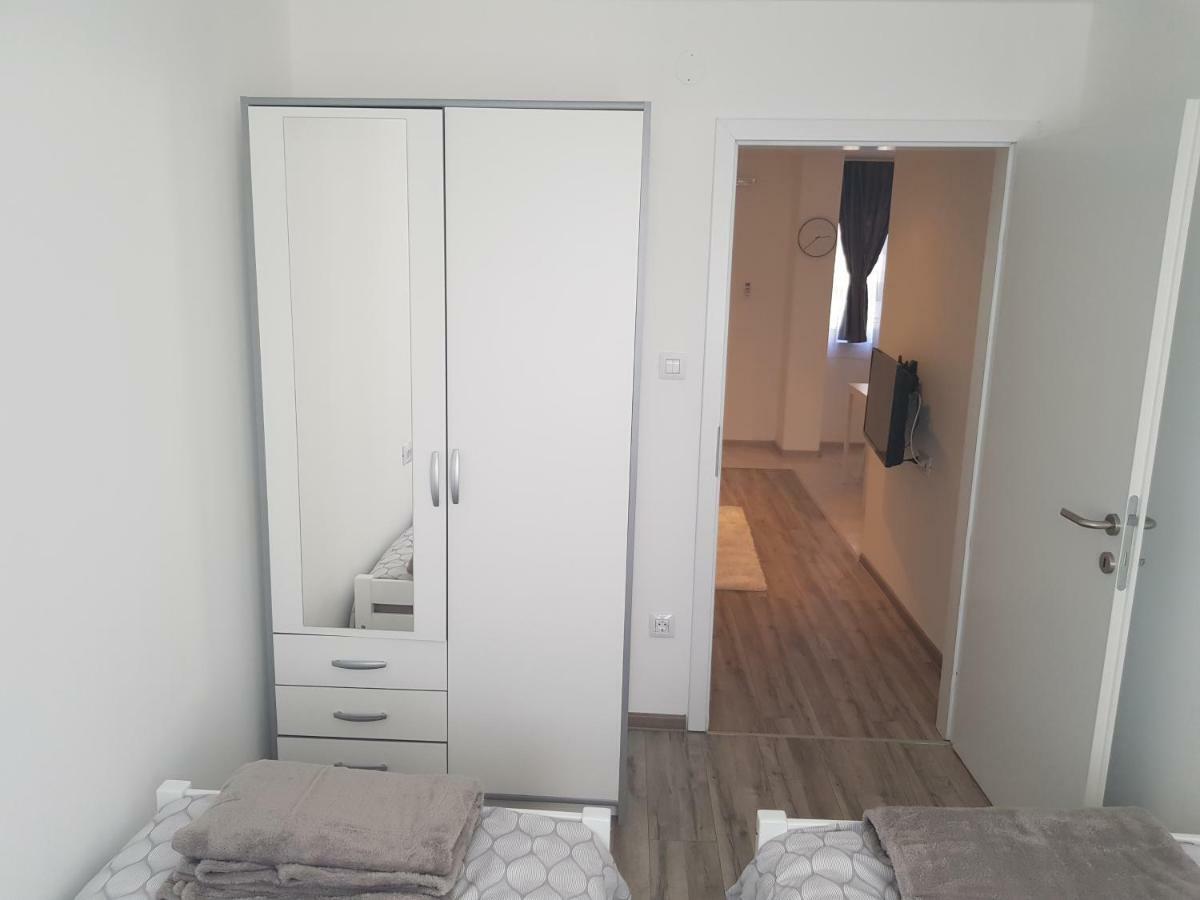 Udbina Apartmani Andrej מראה חיצוני תמונה