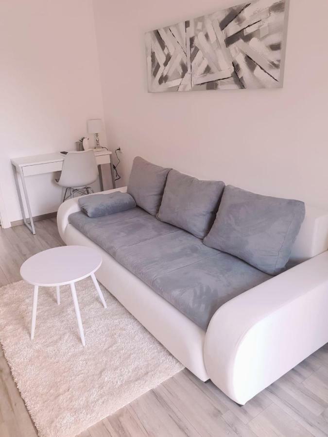 Udbina Apartmani Andrej מראה חיצוני תמונה